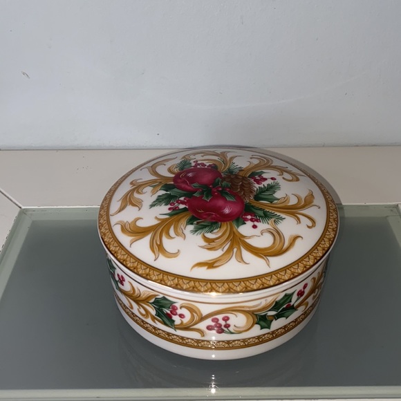 Mikasa Holiday Orchard Lidded Porcelain Trinket Box - Picture 3 of 10